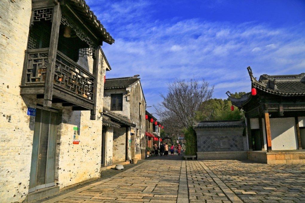 孙绍骋在参加呼和浩特市代表团审议时强调 首府要以“首善之地”的标准带头做好各项工作